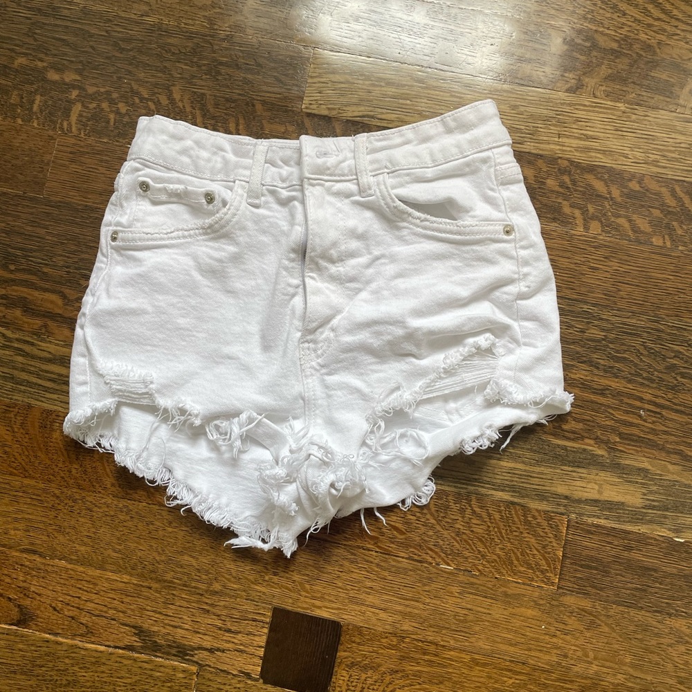 zara white jean shorts size 2